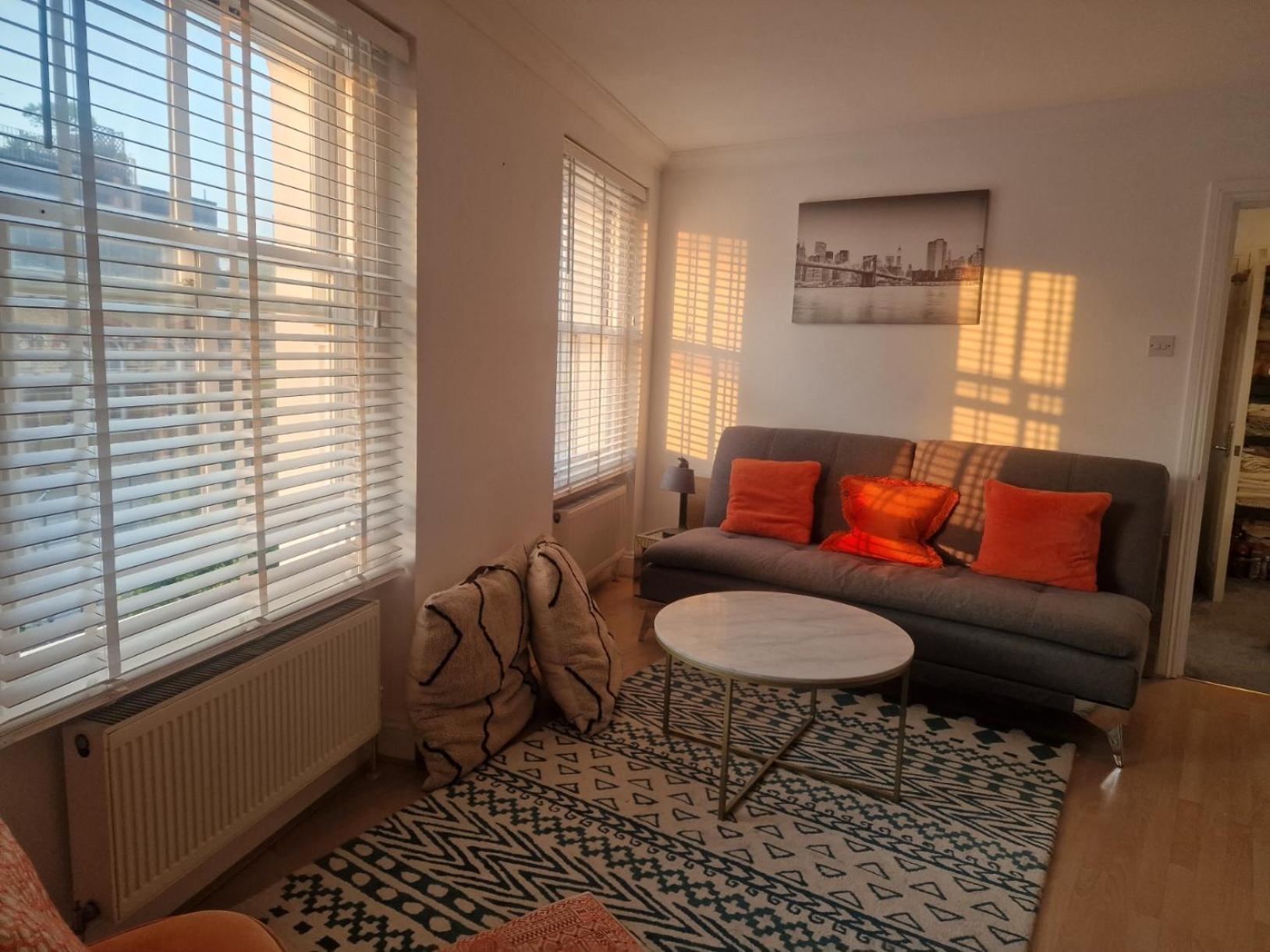 Brondesbury Arms Apartment London Exterior photo